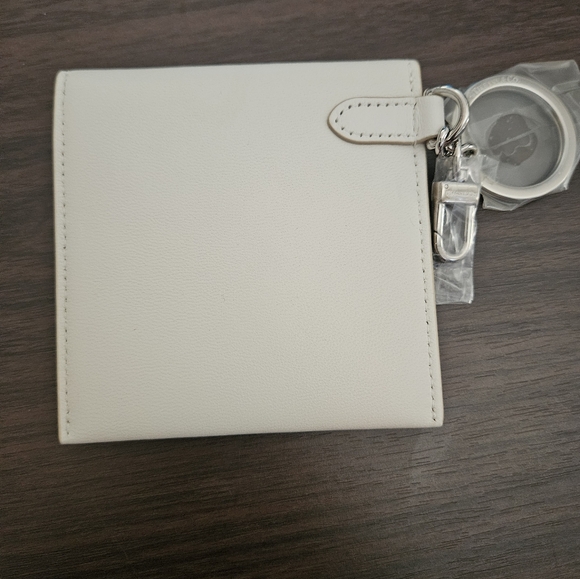 Return to Tiffany Pouch Bag Charm White Leather